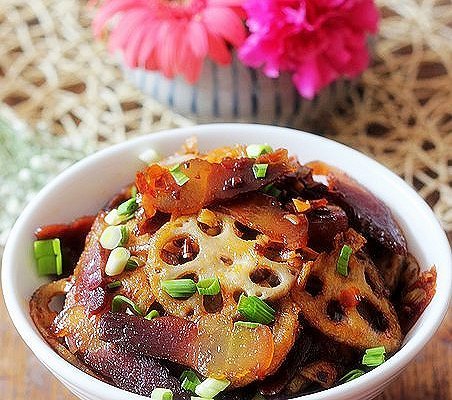 藕片腊肉小炒