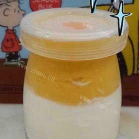 浓浓芒果果酱酸奶