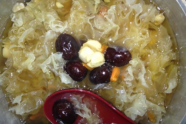 淼淼，红枣银耳糖水