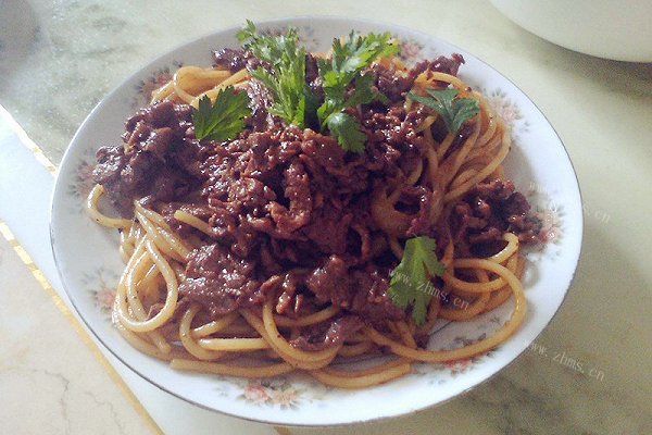 黑椒牛肉炒意粉