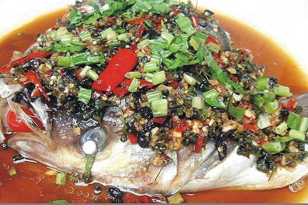 干巴菌菜花清蒸鱼