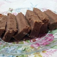 自制巧克力蛋糕切片