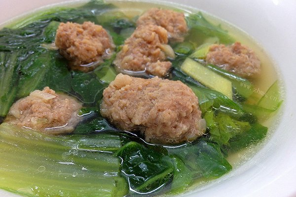 小白菜汆丸子