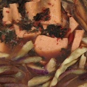 泥鳅豆腐茄子锅