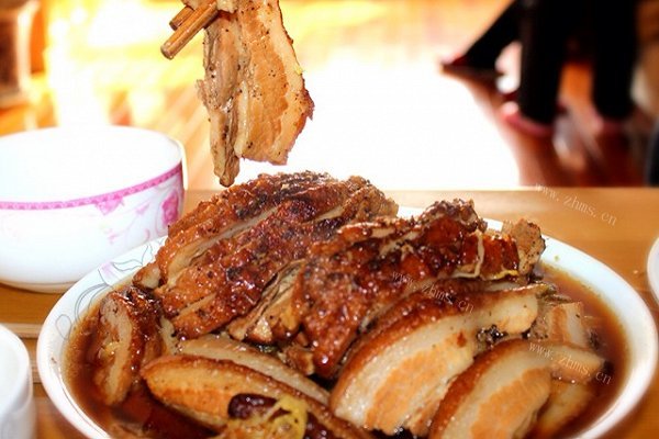 东北酸菜扣肉