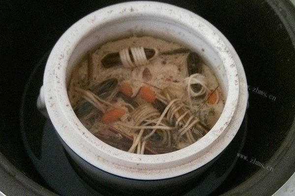 麦冬灯芯草炖瘦肉