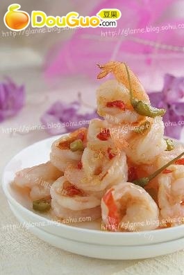 家常菜剁椒滑炒虾球