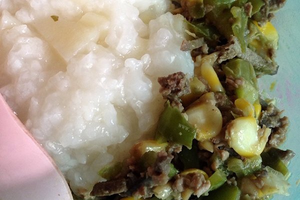 一岁宝宝食谱之牛肉猪肝青椒土豆粥