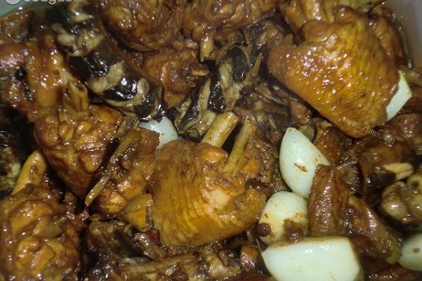 酱香鳝鱼炖鸡翅