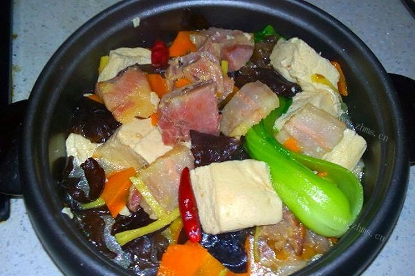 咸肉炖冻豆腐