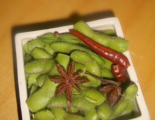盐水煮毛豆
