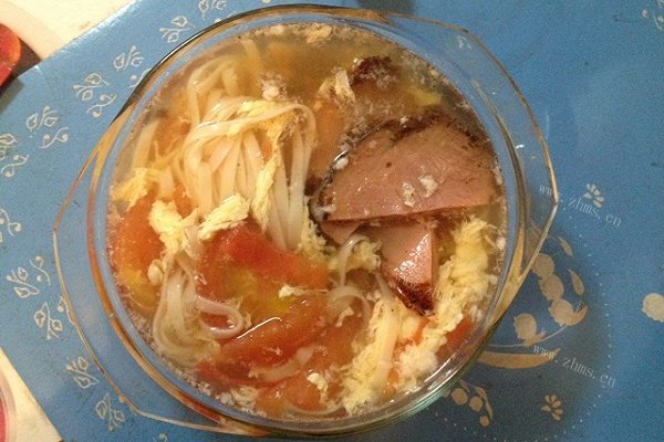 番茄鸡蛋热汤面