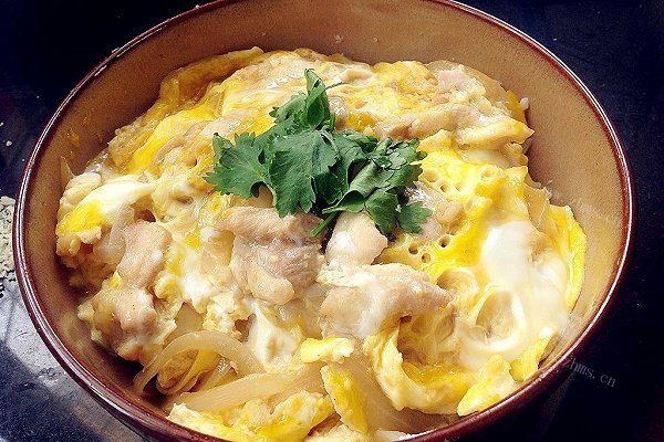 家常版日式亲子饭-亲子丼