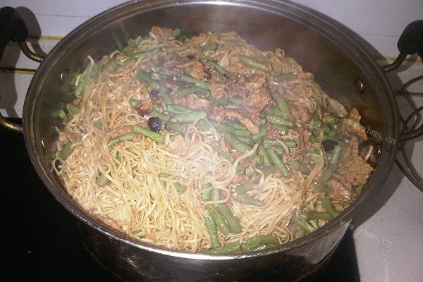 豆角肉卤面