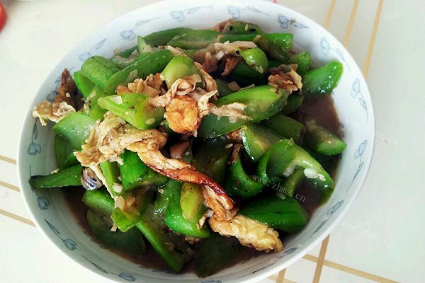 鸡蛋蒜爆丝瓜