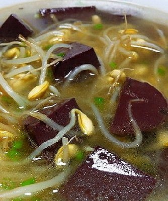 好吃的豆芽猪血汤