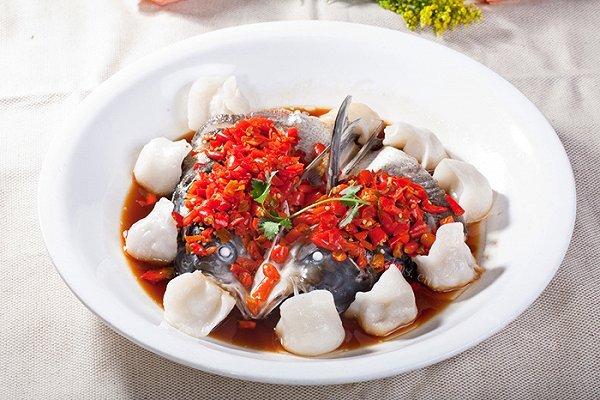家常米饺蒸鱼头