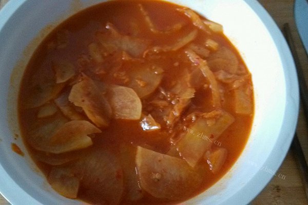 辣白菜土豆汤