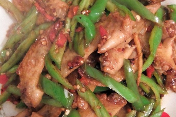 辣椒炒鸡尖