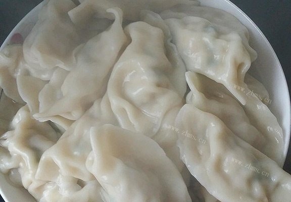 自制葱香猪肉豆腐饺子