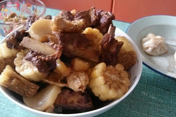 美味玉米烧排骨