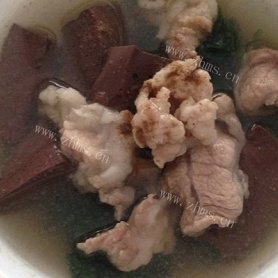 家常版珍珠花菜猪血瘦肉汤