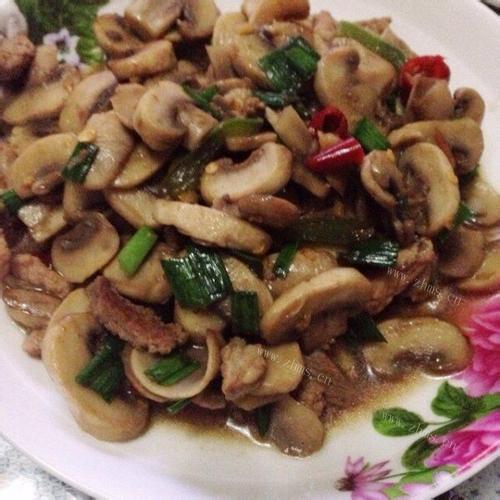 常吃不腻的蘑菇炒肉