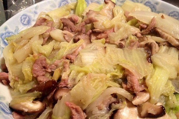 鲜菇肉丝煨白菜