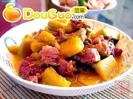 美味的南瓜焖腊鸭腿