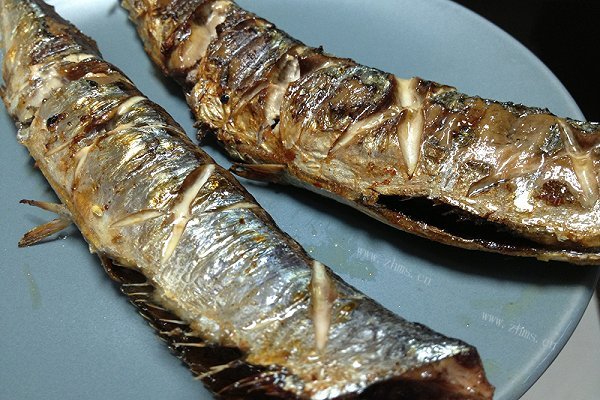 盐烤秋刀鱼 源于深夜食堂