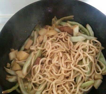 红烧肉炖土豆芸豆