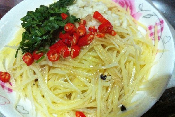凉拌酸辣土豆丝
