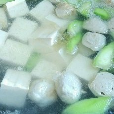 鲜美丝瓜豆腐肉丸汤