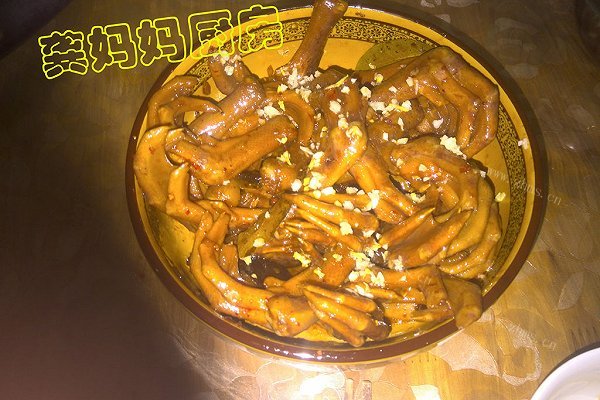 酱香鸭脚板