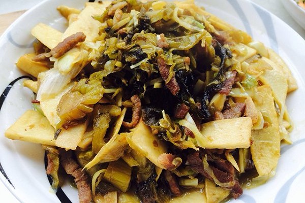 「球小厨」酸菜肉丝炒笋片