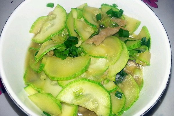 西葫芦炒肉丝