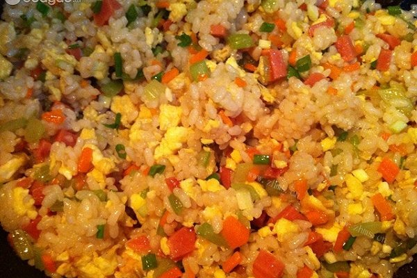 彩色蛋炒饭