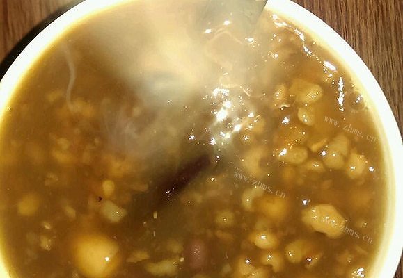 红豆红枣薏米莲子粥