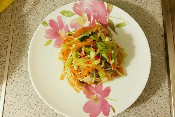 自制凉拌金针菇