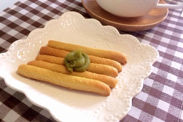 自制香脆芥末饼干棒