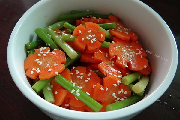 蒜薹新吃法?腌蒜薹