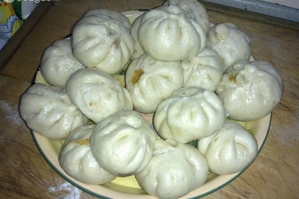 葱花大肉包子