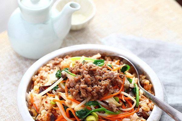 五彩蔬菜拌饭