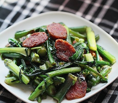 家常红菜薹炒腊香肠