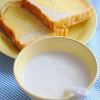 黄油吐司&芦荟酸奶
