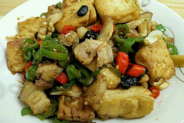 自制香菇煎豆腐小炒肉
