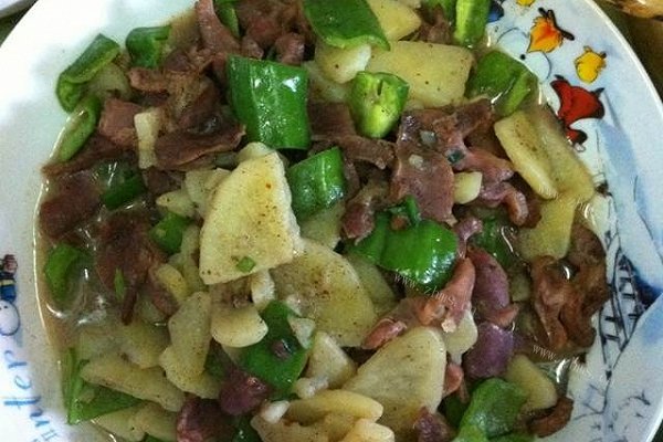 青椒土豆炒鸡胗