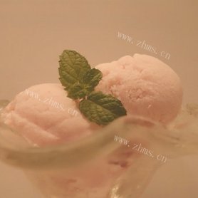 季健康简单蜜桃酸奶冰淇淋