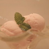 季健康简单蜜桃酸奶冰淇淋