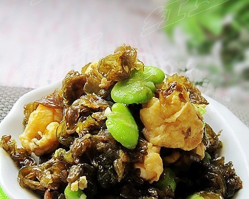 地木耳蚕豆炒鸡蛋